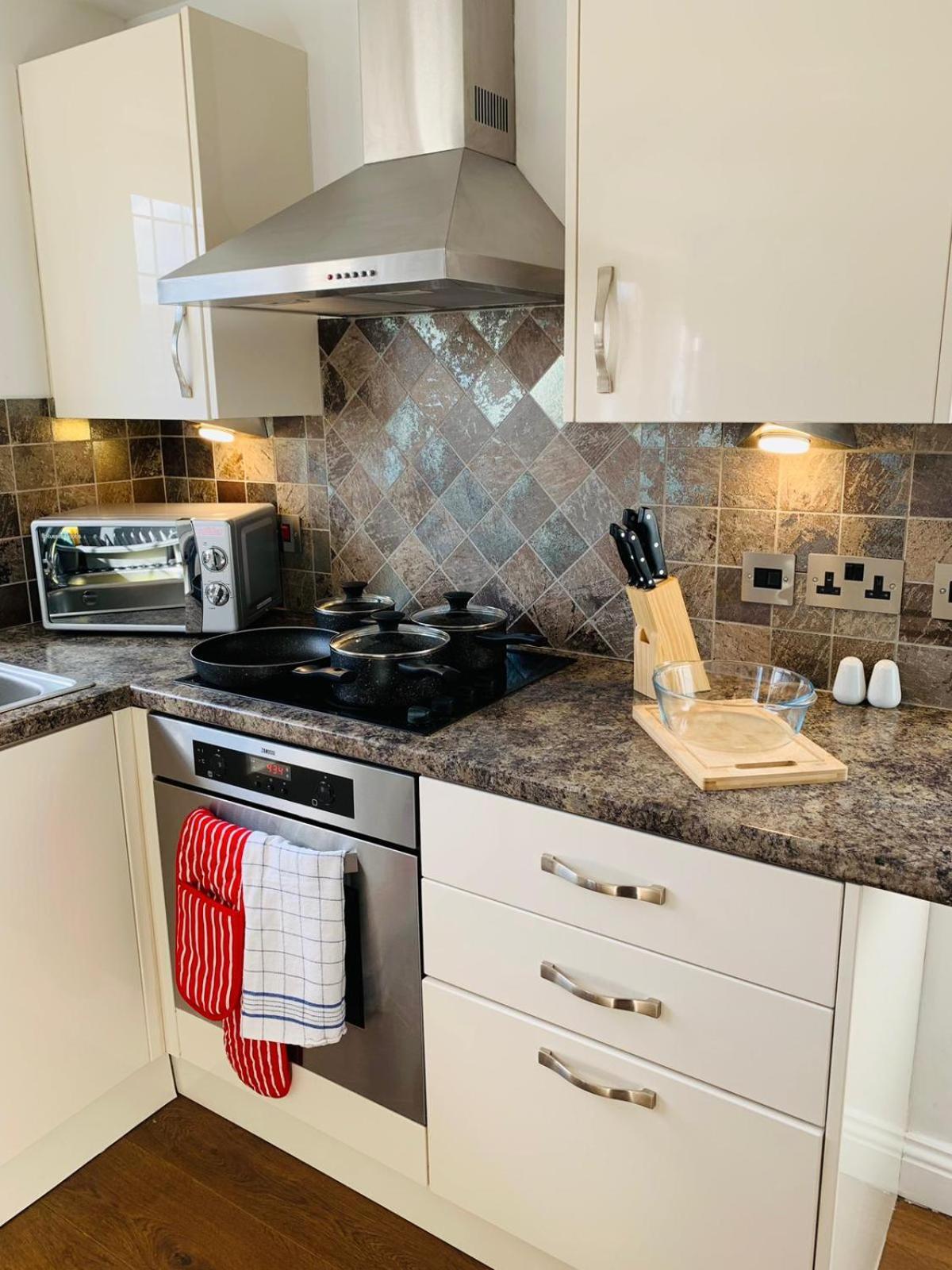 3Br House Ossett-Wakefield, Free Parking 3 Cars Wi Fi Long Stays Экстерьер фото