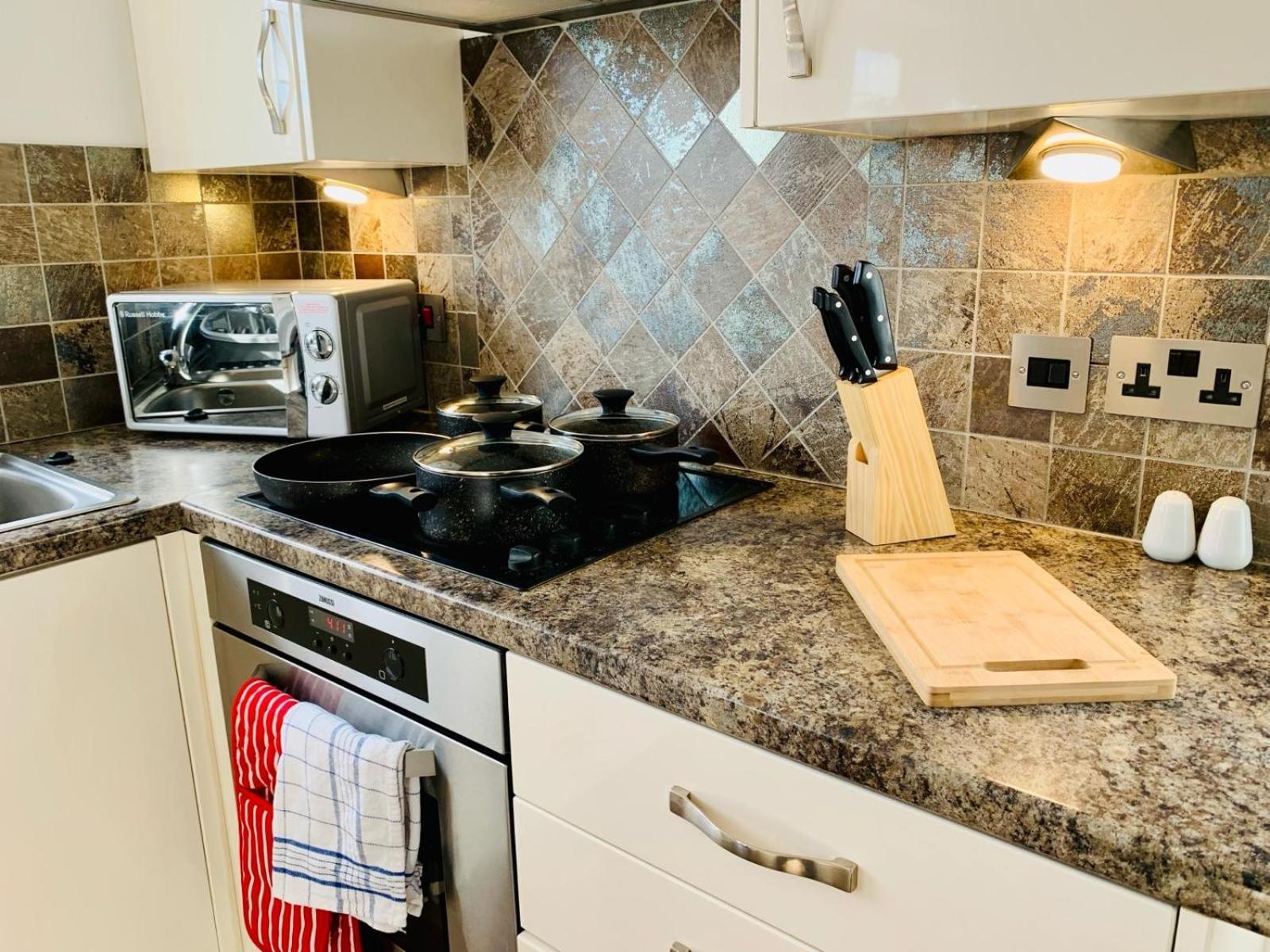 3Br House Ossett-Wakefield, Free Parking 3 Cars Wi Fi Long Stays Экстерьер фото